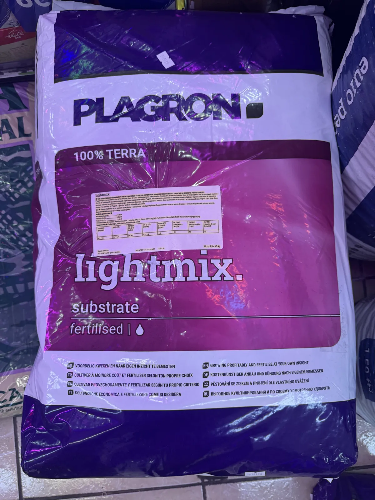 PLAGRON LIGHT MIX TERRA 25LITROS